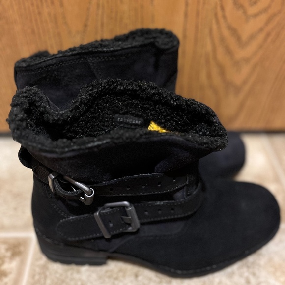 CAT Caterpillar Women’s Black Suede Leather Buckle Winter Boots Sz-11 - Picture 3 of 11